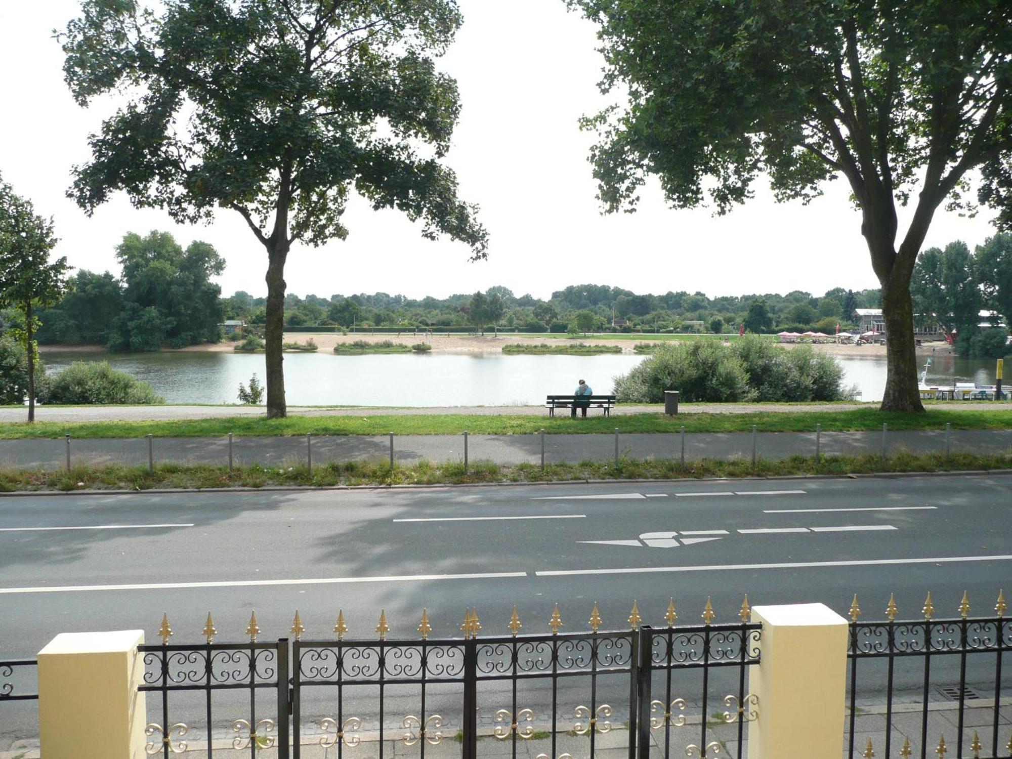 Turmhotel Weserblick BRE Buitenkant foto